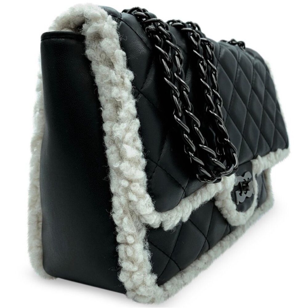 Gilda Paris quilted shoulder bag faux fur Sherpa trim black color vegan leather - Picture 5 of 6
